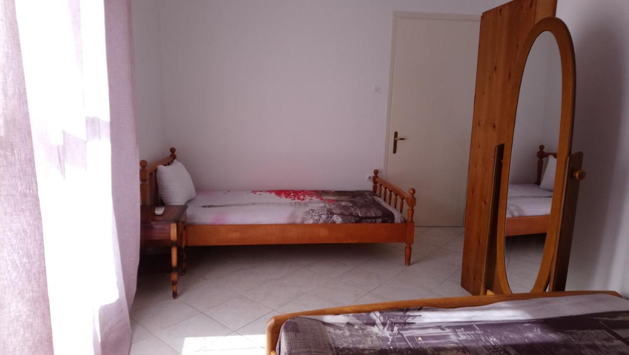 Vacation House In Stroggili Agios Ioannis Peristerion Exterior foto